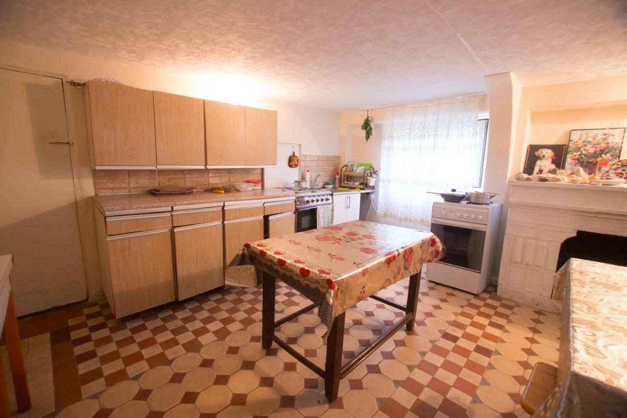Октябрьская 318 Singer Сингер Tsandrypsj Buitenkant foto